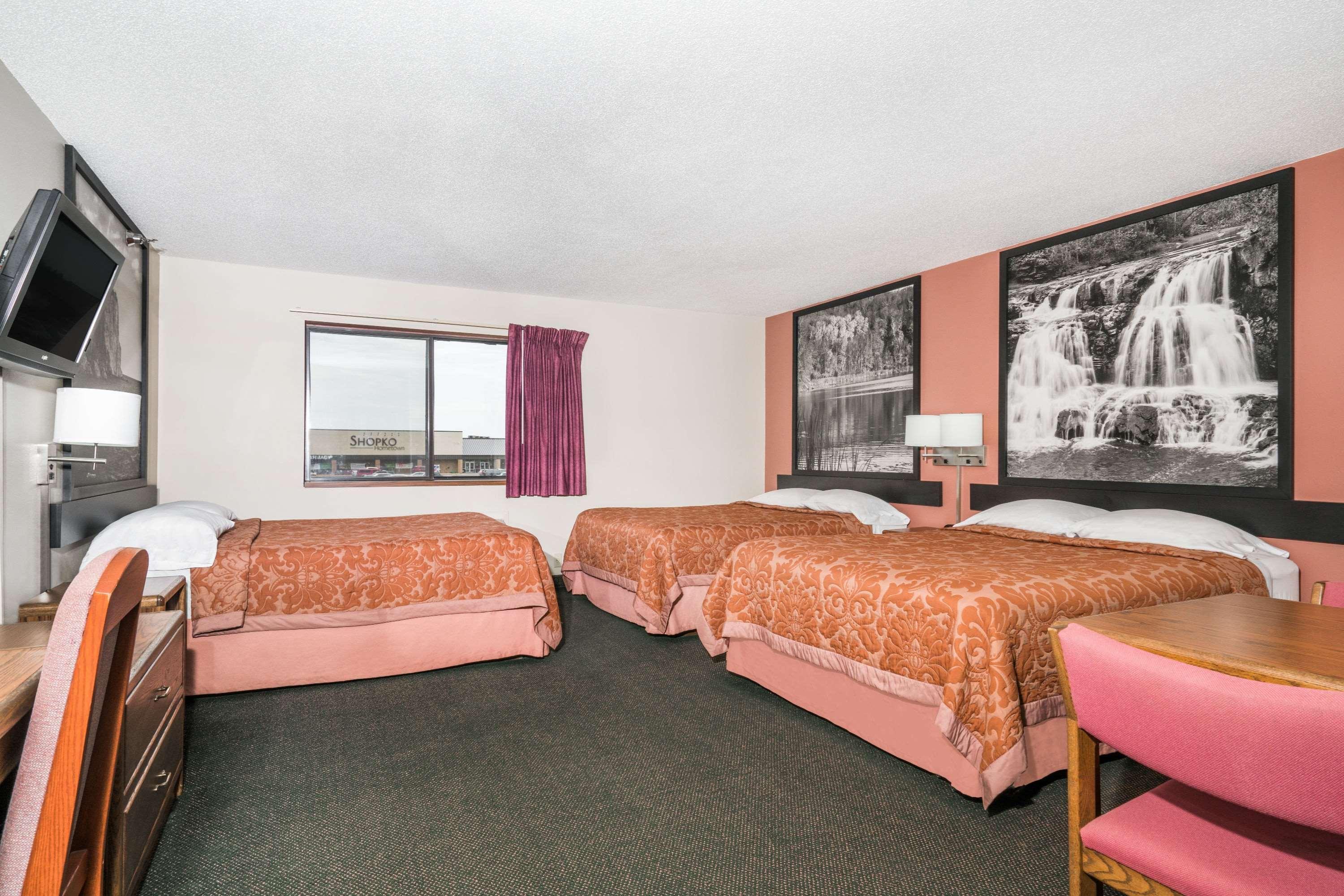Super 8 By Wyndham Perham Hotel Exterior photo